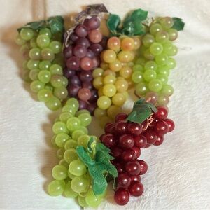 Artificial Grapes Bunch of 6 Plastic Fruit Home Decor Kitchen Prop Realistic
